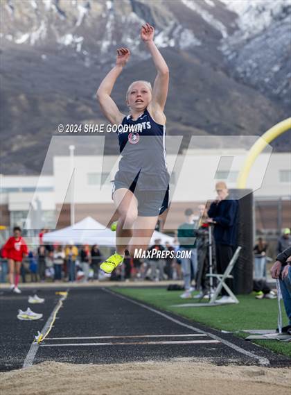 Thumbnail 2 in Early Bird Invitational (Long Jump) photogallery.