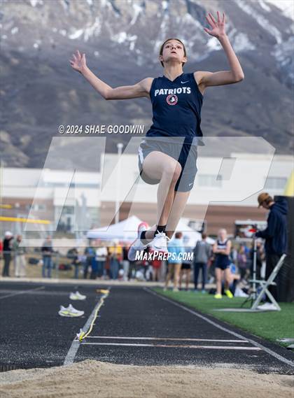 Thumbnail 1 in Early Bird Invitational (Long Jump) photogallery.