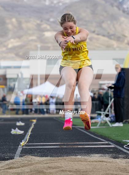 Thumbnail 2 in Early Bird Invitational (Long Jump) photogallery.