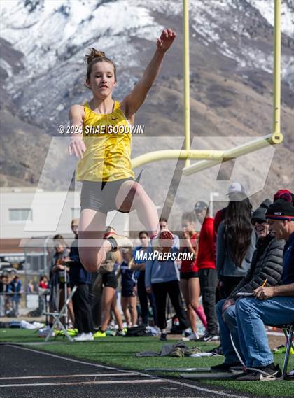 Thumbnail 1 in Early Bird Invitational (Long Jump) photogallery.