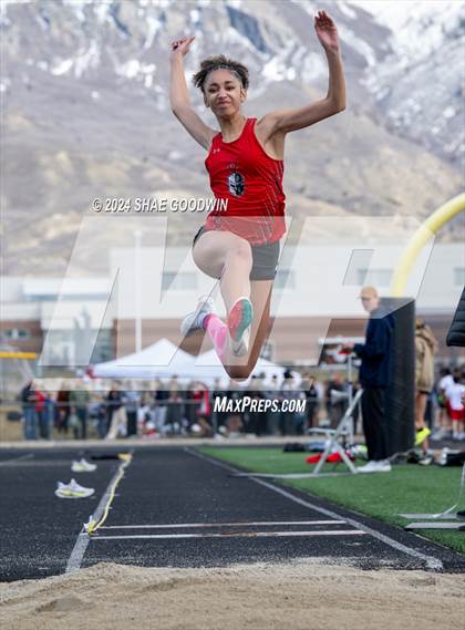 Thumbnail 1 in Early Bird Invitational (Long Jump) photogallery.