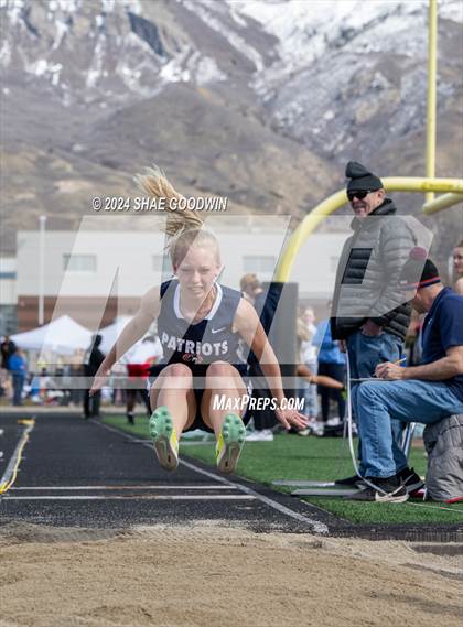 Thumbnail 1 in Early Bird Invitational (Long Jump) photogallery.