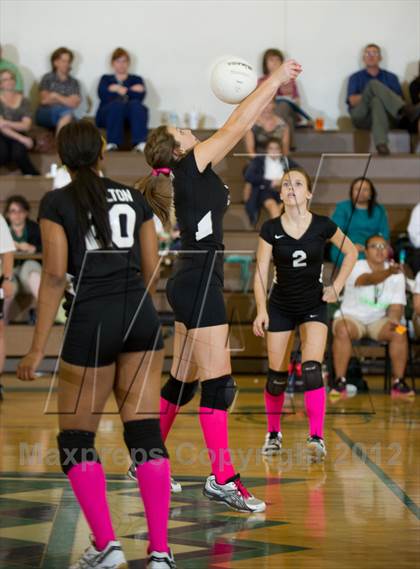 Thumbnail 3 in Ascension Episcopal vs. Hamilton Christian photogallery.