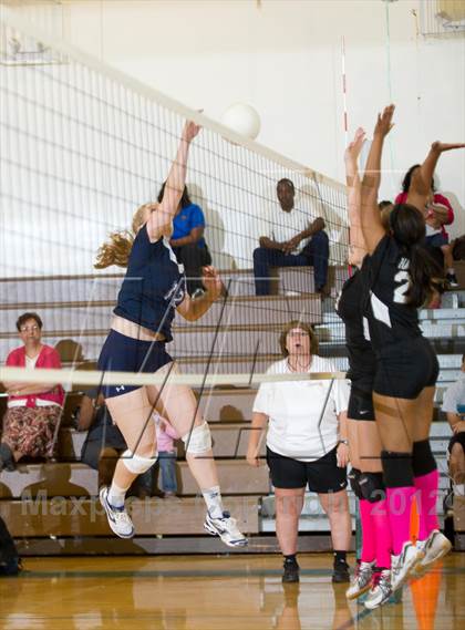 Thumbnail 1 in Ascension Episcopal vs. Hamilton Christian photogallery.