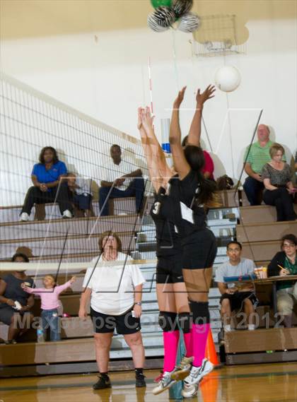 Thumbnail 1 in Ascension Episcopal vs. Hamilton Christian photogallery.