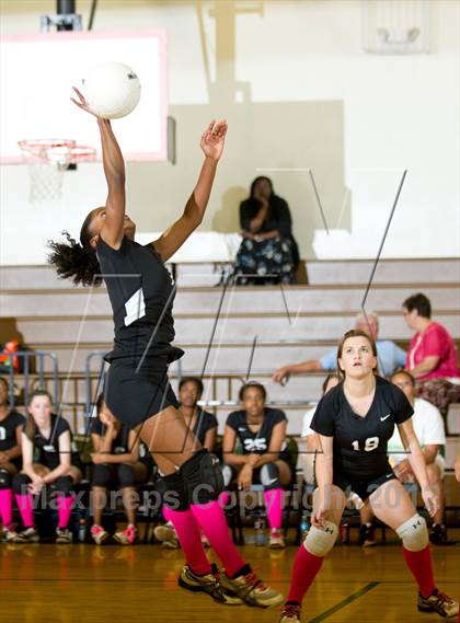 Thumbnail 2 in Ascension Episcopal vs. Hamilton Christian photogallery.