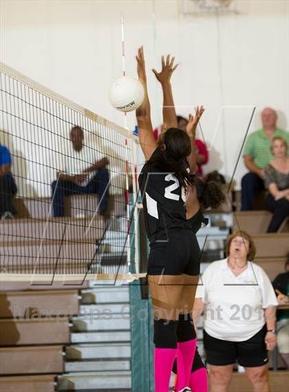 Thumbnail 1 in Ascension Episcopal vs. Hamilton Christian photogallery.