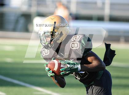 Thumbnail 3 in DeSoto vs MacArthur photogallery.
