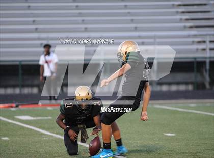 Thumbnail 3 in DeSoto vs MacArthur photogallery.
