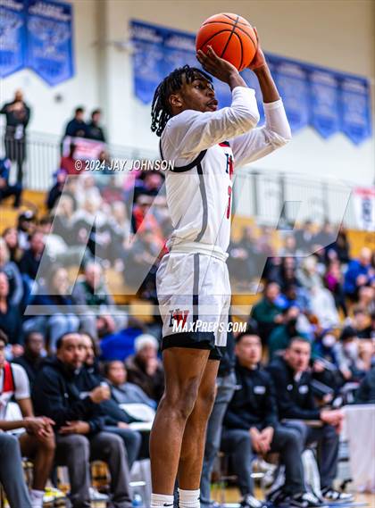 Thumbnail 1 in Harvard-Westlake vs. Liberty (Les Schwab Invitational) photogallery.