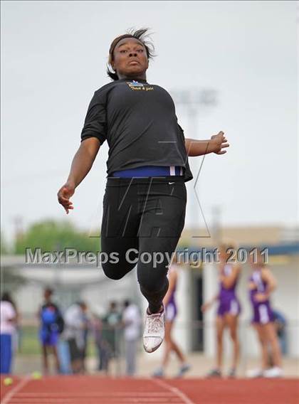 Thumbnail 2 in Pflugerville Panther Relays photogallery.