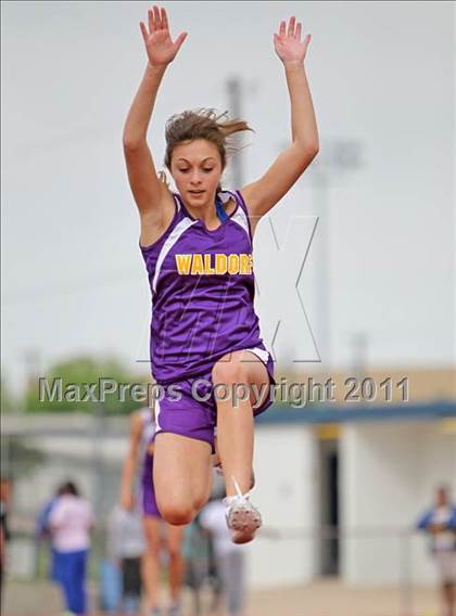 Thumbnail 1 in Pflugerville Panther Relays photogallery.