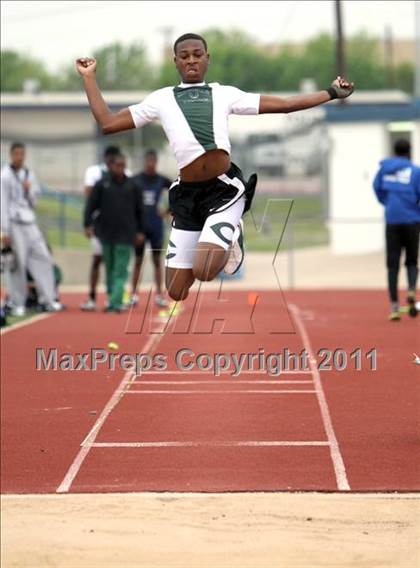 Thumbnail 2 in Pflugerville Panther Relays photogallery.