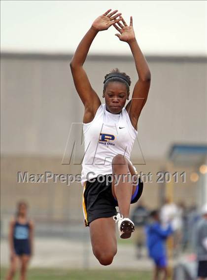 Thumbnail 3 in Pflugerville Panther Relays photogallery.