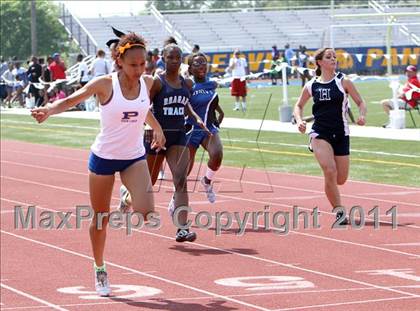 Thumbnail 2 in Pflugerville Panther Relays photogallery.
