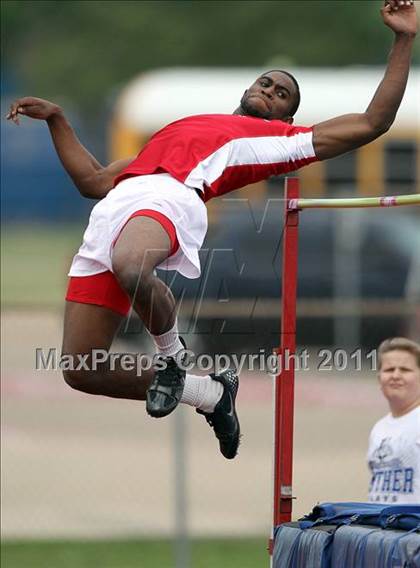 Thumbnail 1 in Pflugerville Panther Relays photogallery.