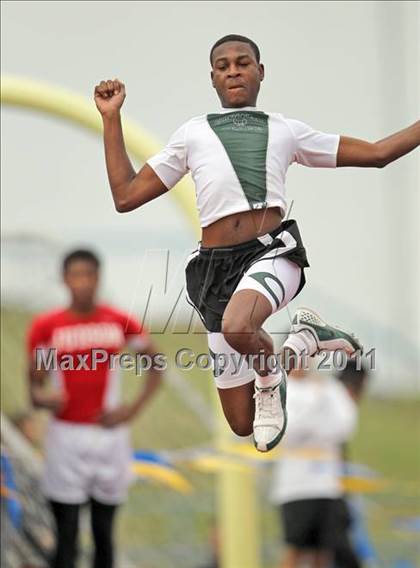 Thumbnail 2 in Pflugerville Panther Relays photogallery.