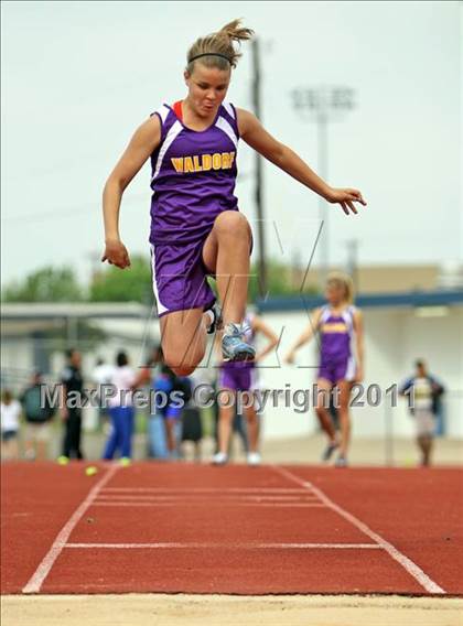 Thumbnail 3 in Pflugerville Panther Relays photogallery.