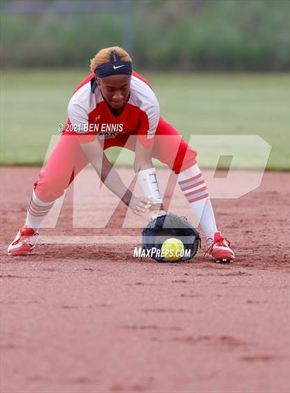 Thumbnail 2 in Woodland vs Hampton photogallery.