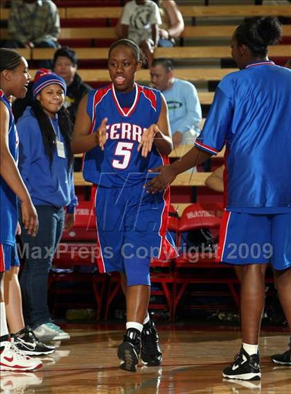 Thumbnail 2 in St. Joseph vs. Serra (CIF SS D5-AA Final) photogallery.