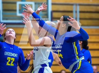 Thumbnail 2 in Grossmont @ Carlsbad photogallery.
