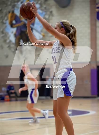 Thumbnail 2 in Grossmont @ Carlsbad photogallery.