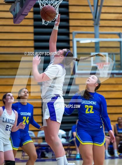 Thumbnail 3 in Grossmont @ Carlsbad photogallery.