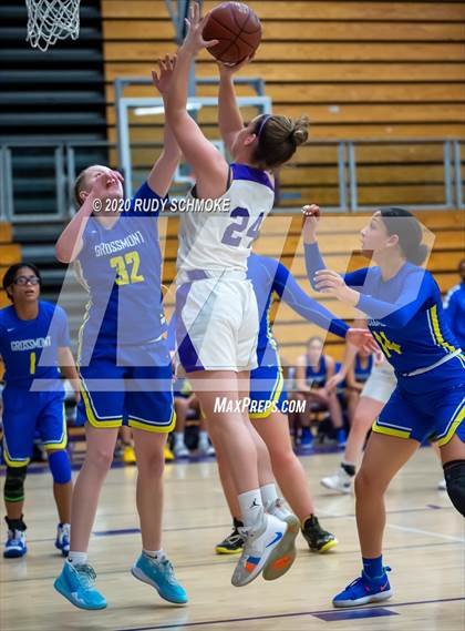 Thumbnail 1 in Grossmont @ Carlsbad photogallery.