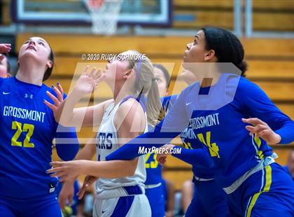 Thumbnail 3 in Grossmont @ Carlsbad photogallery.
