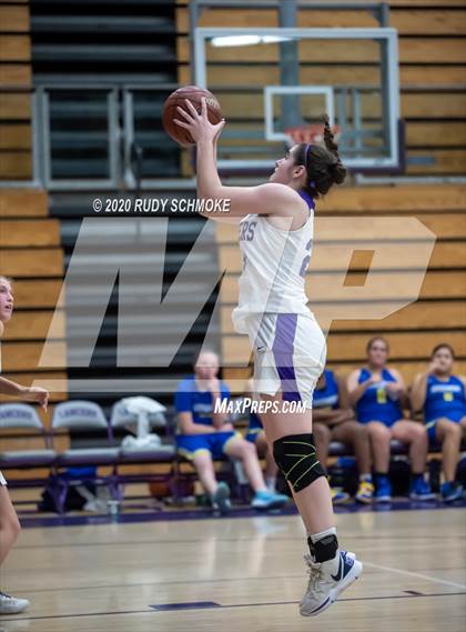 Thumbnail 3 in Grossmont @ Carlsbad photogallery.