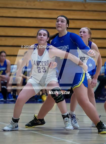 Thumbnail 1 in Grossmont @ Carlsbad photogallery.