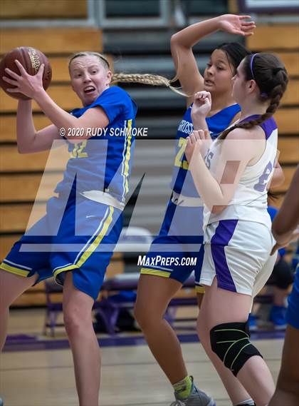 Thumbnail 2 in Grossmont @ Carlsbad photogallery.