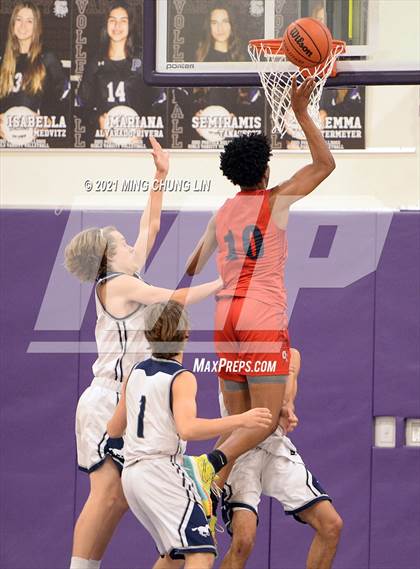 Thumbnail 2 in San Dieguito Academy vs. Colony (Mariko Memorial Classic) photogallery.