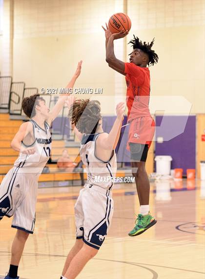 Thumbnail 3 in San Dieguito Academy vs. Colony (Mariko Memorial Classic) photogallery.
