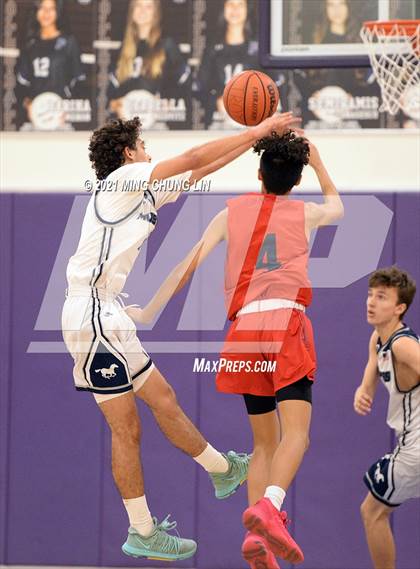 Thumbnail 3 in San Dieguito Academy vs. Colony (Mariko Memorial Classic) photogallery.