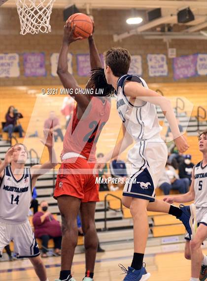 Thumbnail 3 in San Dieguito Academy vs. Colony (Mariko Memorial Classic) photogallery.