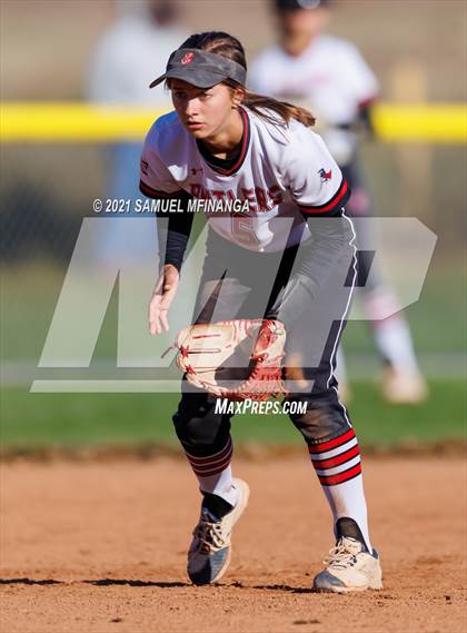 Thumbnail 3 in Elkhorn vs. Pius X photogallery.