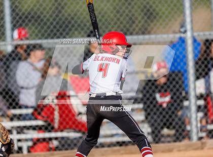 Thumbnail 2 in Elkhorn vs. Pius X photogallery.