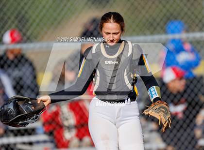 Thumbnail 3 in Elkhorn vs. Pius X photogallery.