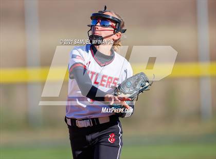 Thumbnail 1 in Elkhorn vs. Pius X photogallery.