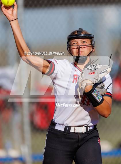 Thumbnail 1 in Elkhorn vs. Pius X photogallery.