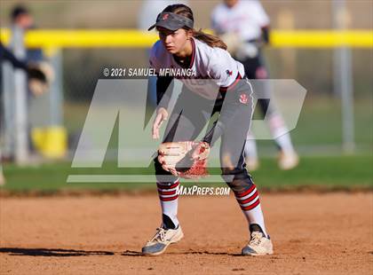 Thumbnail 1 in Elkhorn vs. Pius X photogallery.