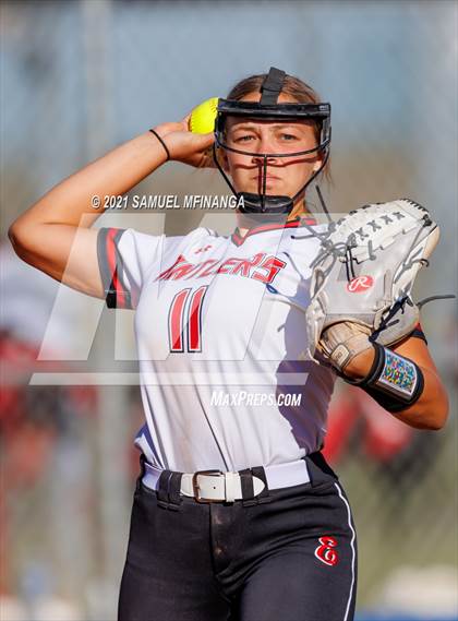 Thumbnail 2 in Elkhorn vs. Pius X photogallery.