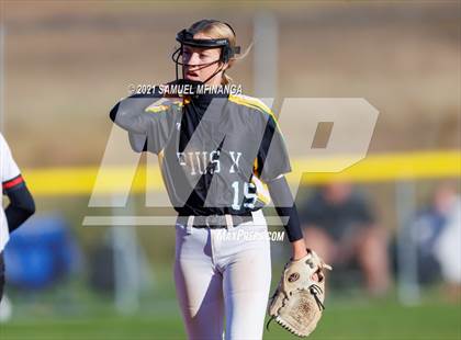 Thumbnail 3 in Elkhorn vs. Pius X photogallery.