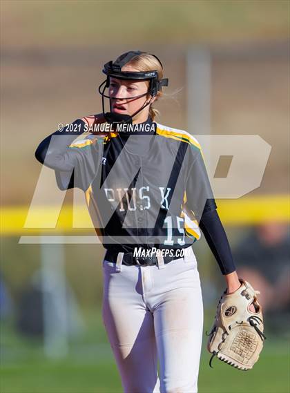 Thumbnail 2 in Elkhorn vs. Pius X photogallery.