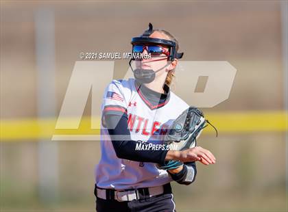 Thumbnail 2 in Elkhorn vs. Pius X photogallery.