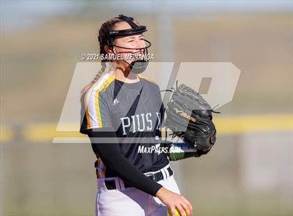 Thumbnail 3 in Elkhorn vs. Pius X photogallery.