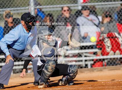 Thumbnail 2 in Elkhorn vs. Pius X photogallery.