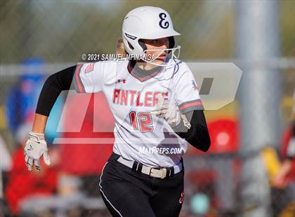 Thumbnail 1 in Elkhorn vs. Pius X photogallery.