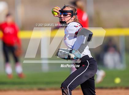 Thumbnail 3 in Elkhorn vs. Pius X photogallery.